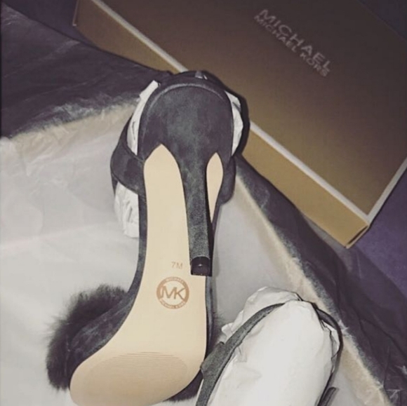 Michael Kors fur sandal heel - Picture 4 of 4